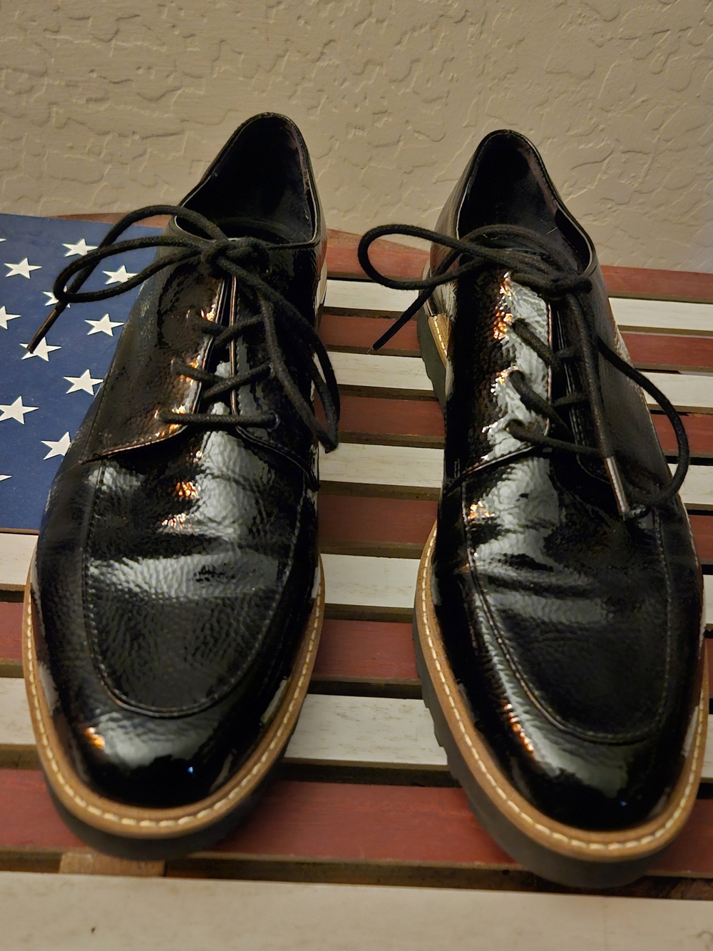 Franco Sarto- Black Ladies Patent Leather Loafers  - Classic Lace-Up